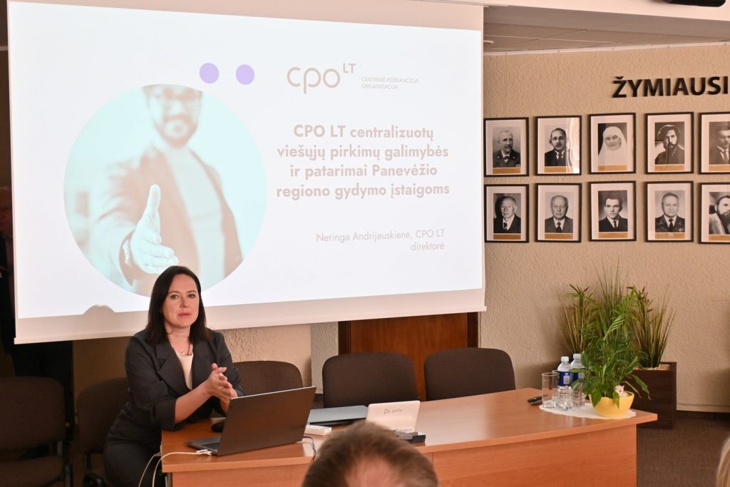 Neringa Andrijauskienė pristato sveikatos įstaigoms